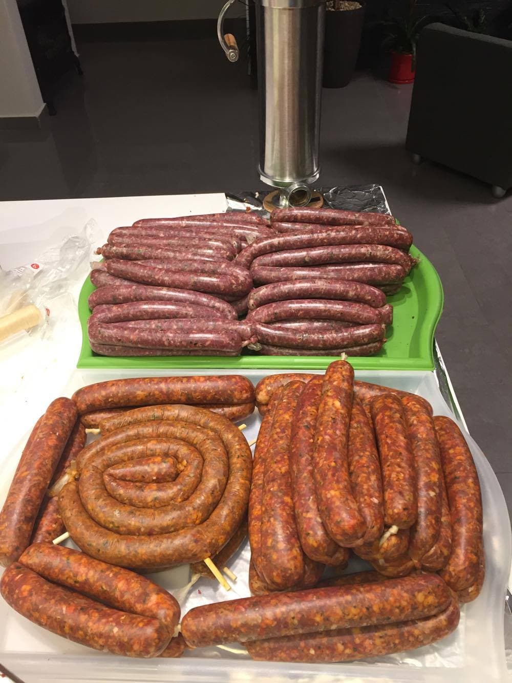 נקניקיות חריפות סגנון איטלקי